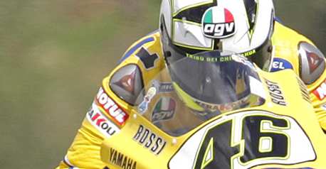 Rossi makes his move