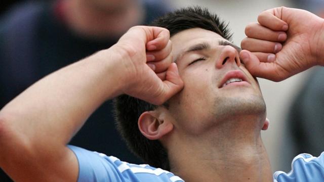 Djokovic looks for crowd support