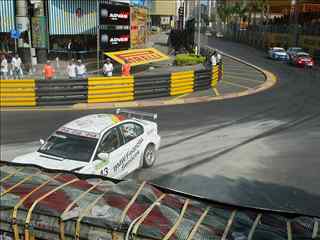 FIA WTCC 2005 Macau1 Slideshow Dirk Muller Schnitzer BMW