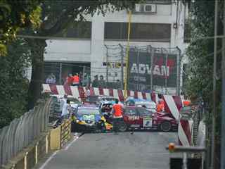 FIA WTCC 2005 Macau1 Slideshow Crash