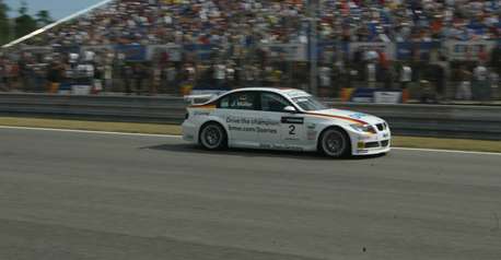 FIA WTCC Brno RACE 2: MULLER WINS