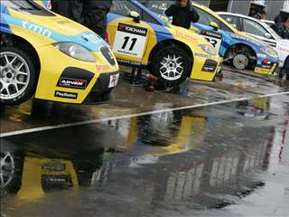 FIA WTCC 2007 Anderstorp pitlane Darlington1