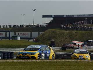 FIA WTCC 2007 Oschersleben SlideshowY Tiago Monteiro Yvan Muller SEAT