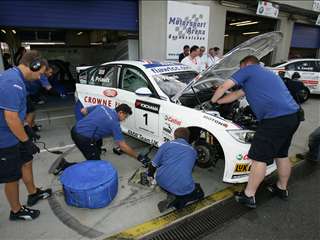 FIA WTCC 2007 Oschersleben SlideshowY Andy Priaulx RBM BMW