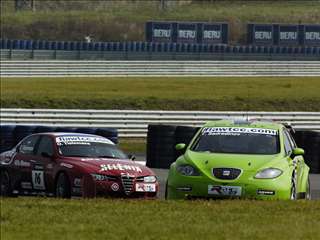 FIA WTCC 2007 Oschersleben SlideshowY Timur Sadrendinov GR-Asia SEAT Olivier Tielemans N.Technology Alfa Romeo