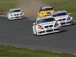 FIA WTCC 2007 Oschersleben SlideshowBP Jorg Muller Schnitzer BMW Andy Priaulx RBM BMW