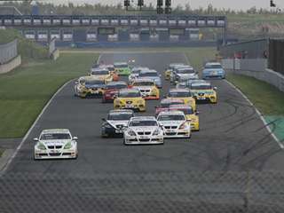 FIA WTCC 2007 Oschersleben SlideshowZZ race 2 start