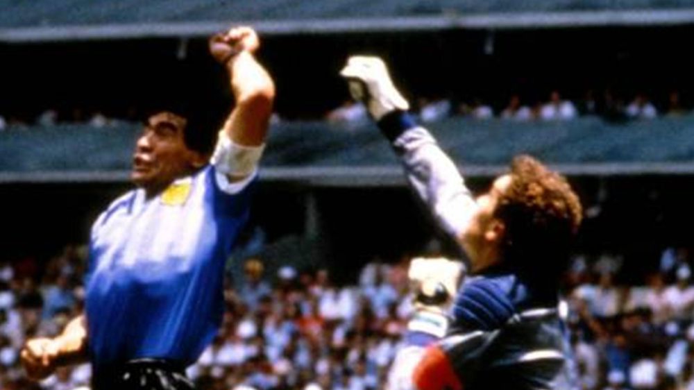 FOOTBALL 1986 World Cup Argentina-England Diego Maradona Peter Shilton