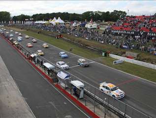 FIA WTCC 2007 Brands Hatch Moomincat start