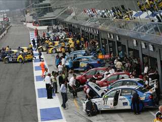 FIA WTCC 2007 Monza Slideshowdog Pit Lane