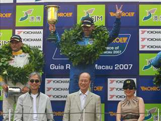 FIA WTCC 2007 Macau Slideshowping Alain Menu Chevrolet podium