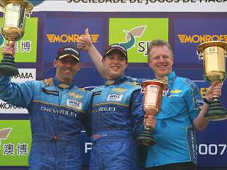 FIA WTCC 2007 Macau Slideshowping Alain Menu Rob Huff Eric Neve Chevrolet