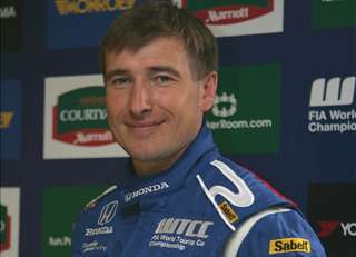 FIA WTCC-driver_48_Lvov