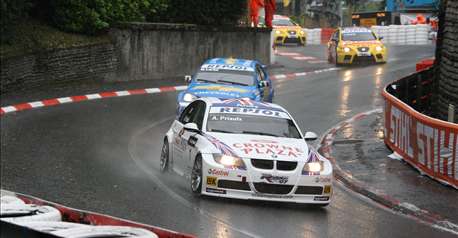 FIA WTCC Priaulx reigns in the rain