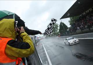FIA WTCC-27Pau_Race2_flag