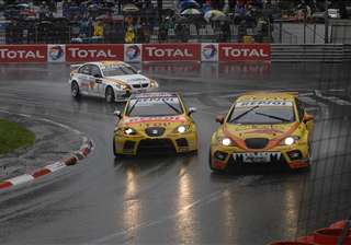 FIA WTCC-32Pau_Race2_Monteiro+Coronel