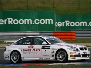 FIA WTCC-Brno_test_Priaulx_9