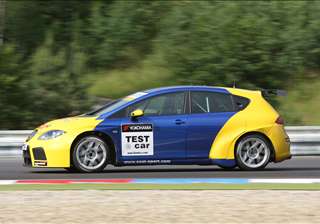 FIA WTCC-Brno_test_Tarquini_11