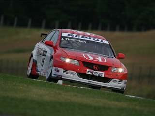 FIA WTCC-Brno_test_Thompson_12