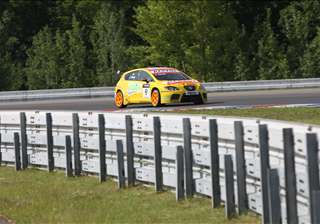 FIA WTCC-2008_Brno_Practice_Gené