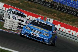 FIA WTCC-2008_Brno_Practice_Huff