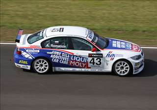 FIA WTCC-2008_Brno_Practice_Romanov
