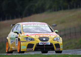 FIA WTCC-2008_Brno_Practice_Tarquini