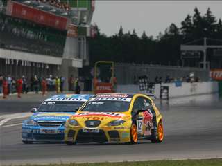 FIA WTCC-Brno_Race1_Huff+YMuller-08