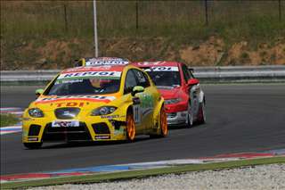 FIA WTCC_Brno_Race1_Tarquini-08