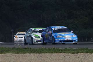 FIA WTCC-Brno_Race2_Huff+Farfus-08