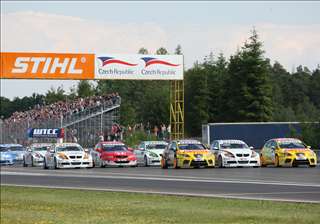 FIA WTCC-Brno_Race2_start1-08