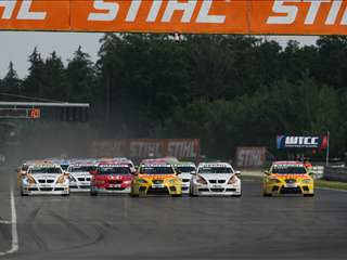 FIA WTCC-Brno_Race2_start2-08
