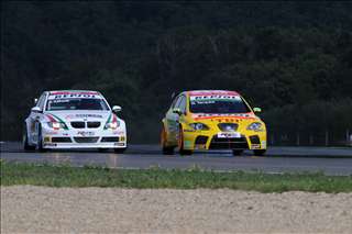 FIA WTCC-Brno_Race2_Tarquini+Zanardi-08