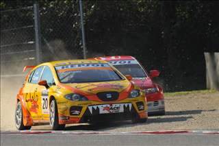 Monza_Race2_Coronel+Thompson