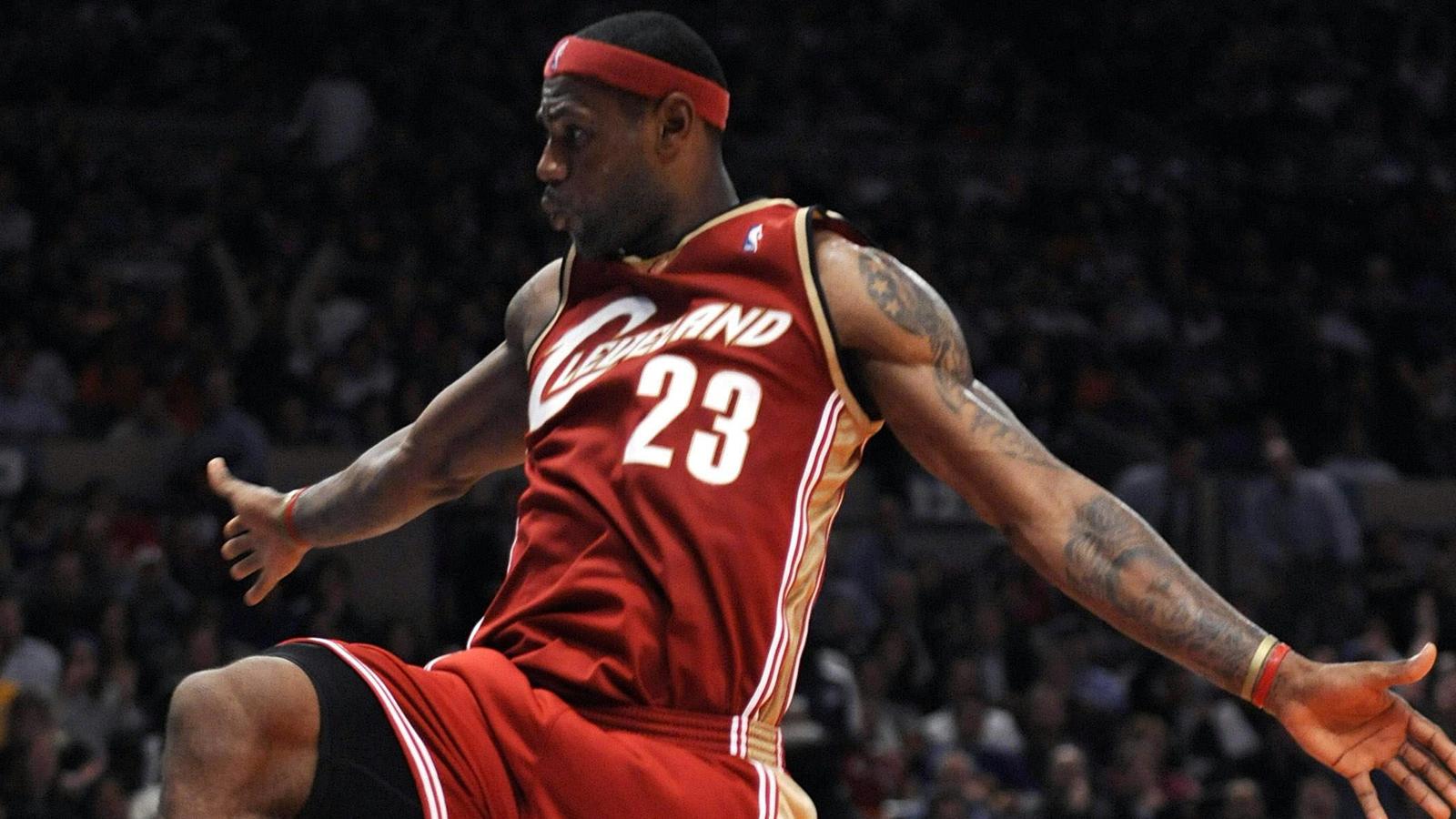 篮球双肩包杜兰特詹姆斯科选什么牌子好 同款