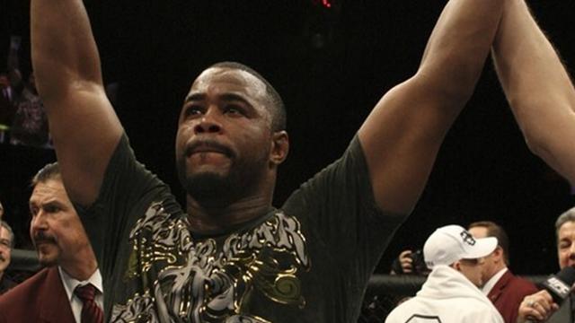 Evans and Sonnen win - Mixed Martial Arts