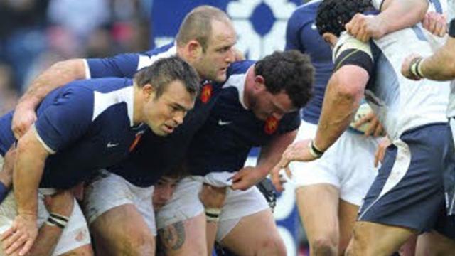 Mêlée : La bombe des Bleus