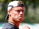 Hewitt through in Halle