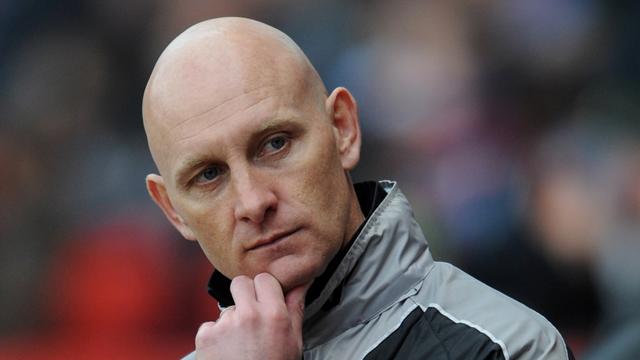 Barnet to trial new strikers