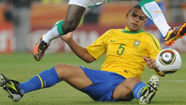لاعب المنتخب البرازیلی فیلیبی میلو