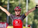 Paulinho wins stage 10