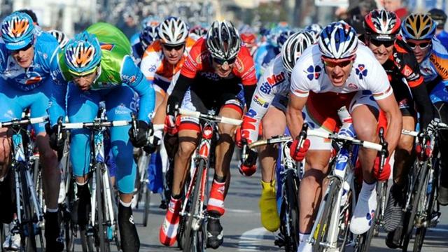 Hutarovich edges photo finish