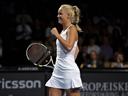 Wozniacki reaches last 16