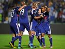 Round-up: France win