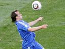 Gekas in shock retirement