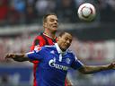 Struggling Schalke draw