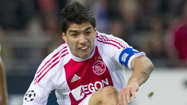 Suarez suspended by Ajax for bite