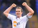 Bolton win, Everton lose