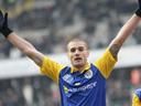 Parma beat 10-man Juve