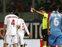 Van Bommel off, Milan win